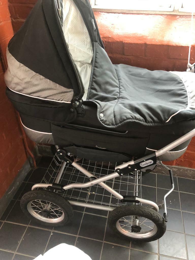 Baby carry cot And Travel system in Shepherds Bush, London Gumtree