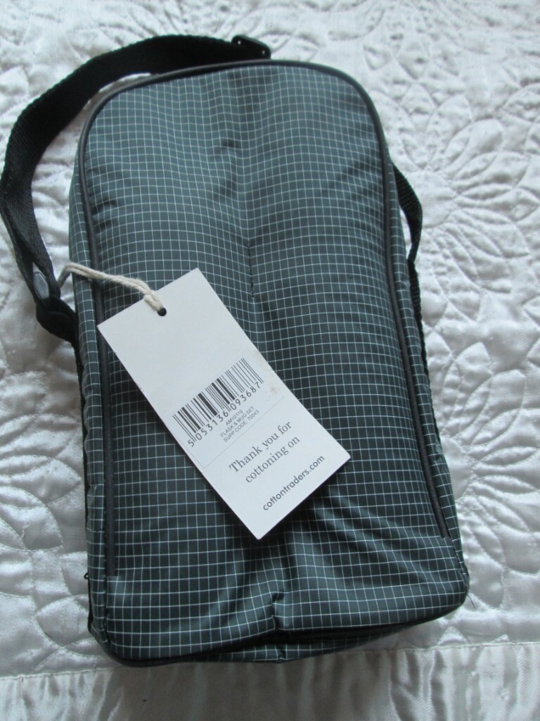 NEW COTTON TRADERS FLASK AND 2 MUGS IN INSULATED CARRY BAG in Belfast