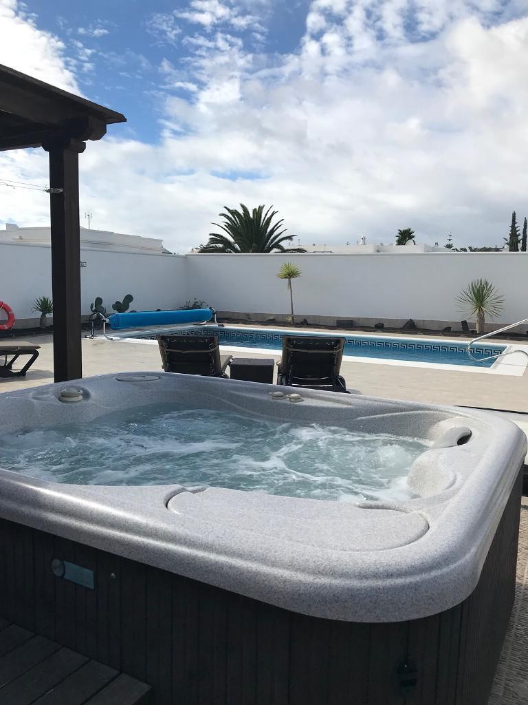 Luxury Villa In Playa Blanca Lanzarote 2 Bed 2 Bath Air Con Hot Tub Heated Pool Family Friendly In Dalkeith Midlothian Gumtree