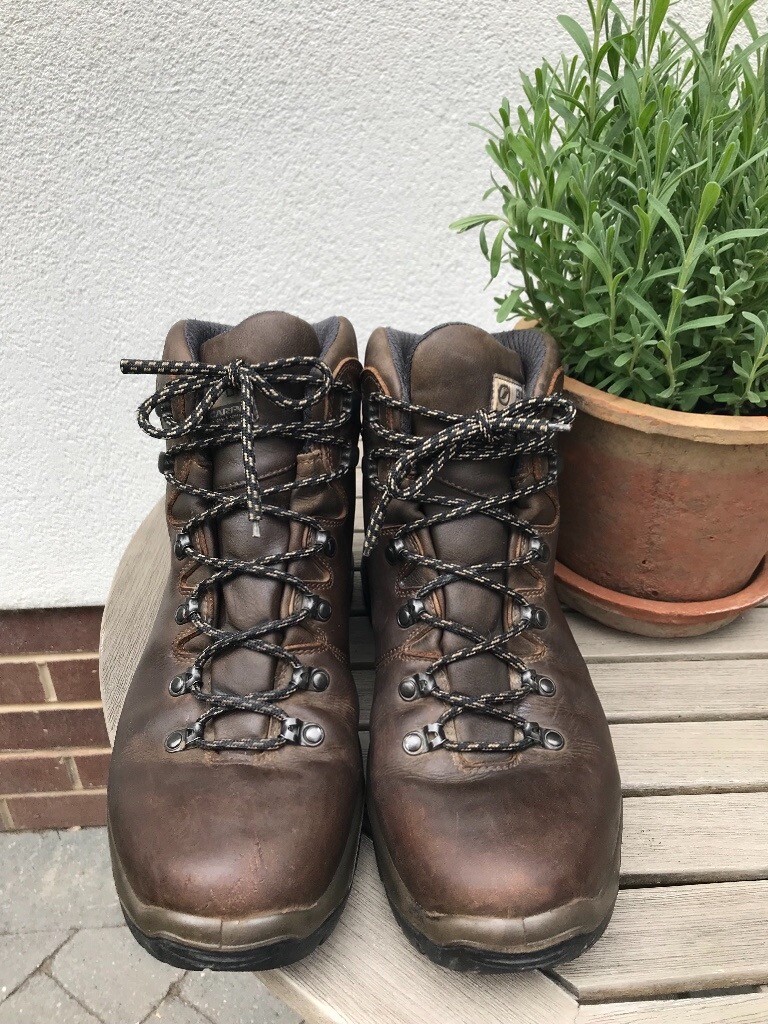 Scarpa men’s leather walking boots size 10 1/2 in Wrenthorpe, West