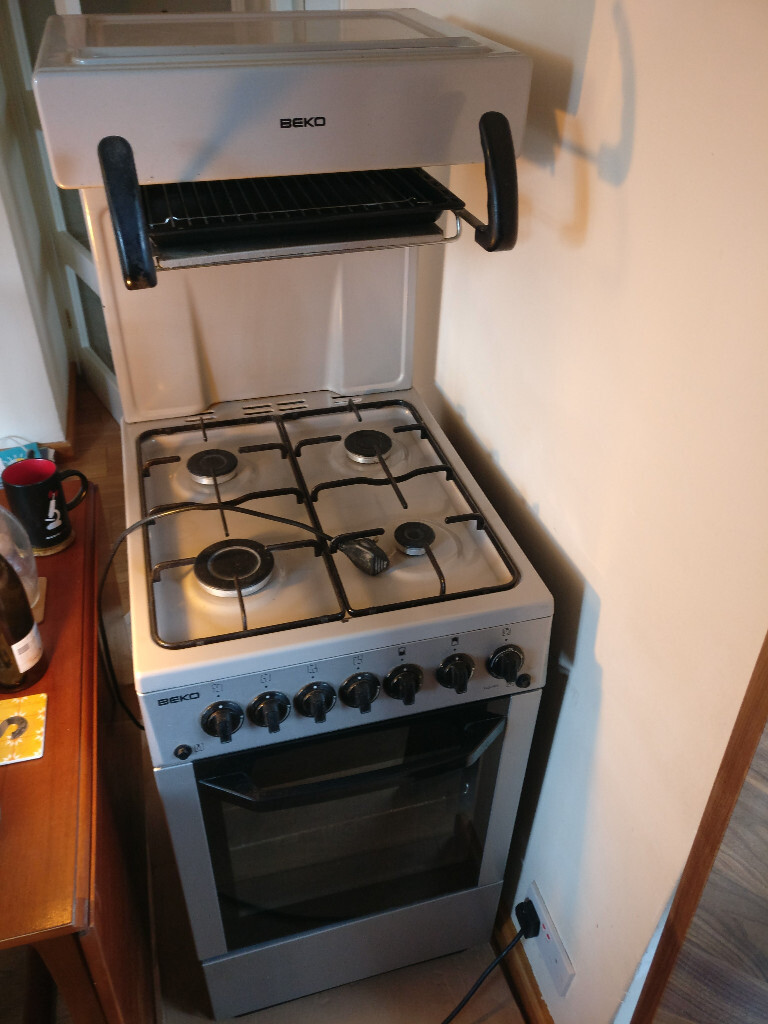 BEKO BA52NES 50cm Silver Freestanding Gas Cooker With High Level Grill