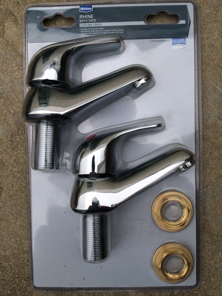 Brand new Wickes Rhine bath taps and Rhine basin mono tap kit in