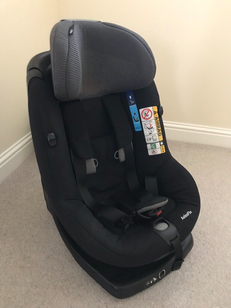 MaxiCosi AxissFix Group 1 iSize Swivel Car Seat in Black in