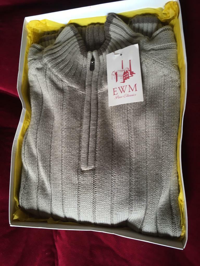 BNWT Men’s Edinburgh Woolen Mill Zip Up Jumper. Size M. in Polmont