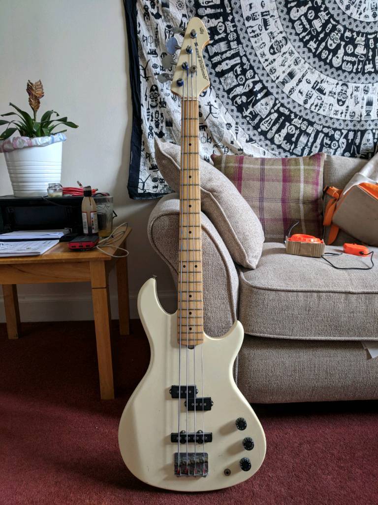 Kawai Aquarius 4String Bass in Edinburgh City Centre, Edinburgh Gumtree