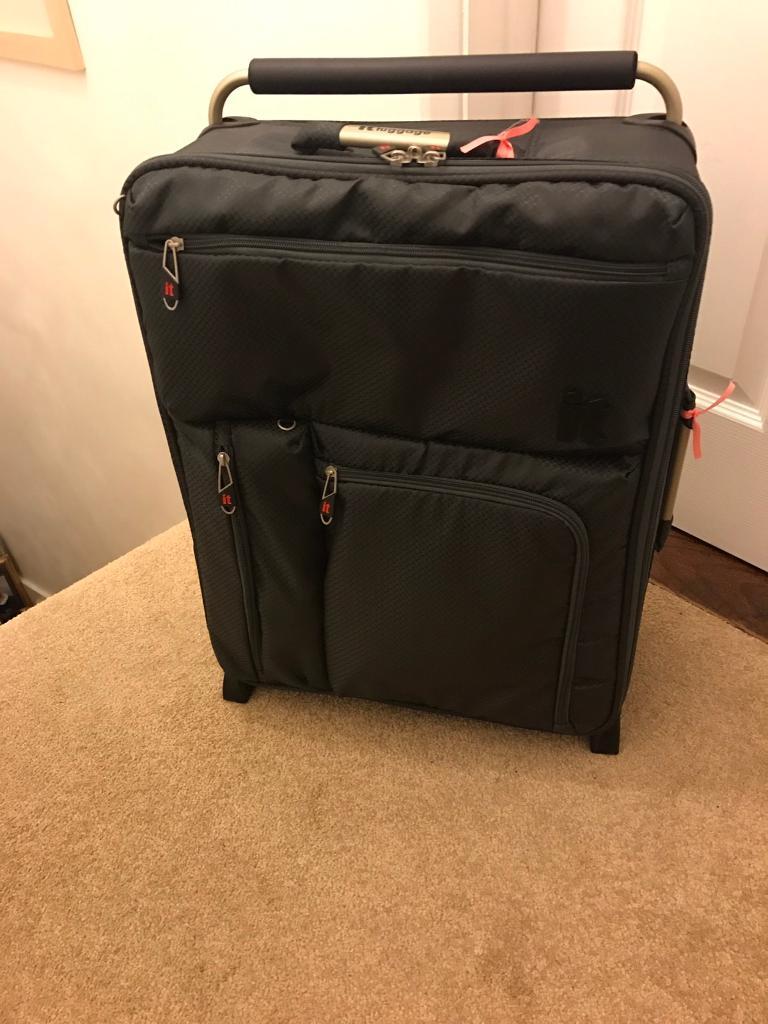 It Luggage Cabin Size Lightweight Suitcase in Ipswich, Suffolk