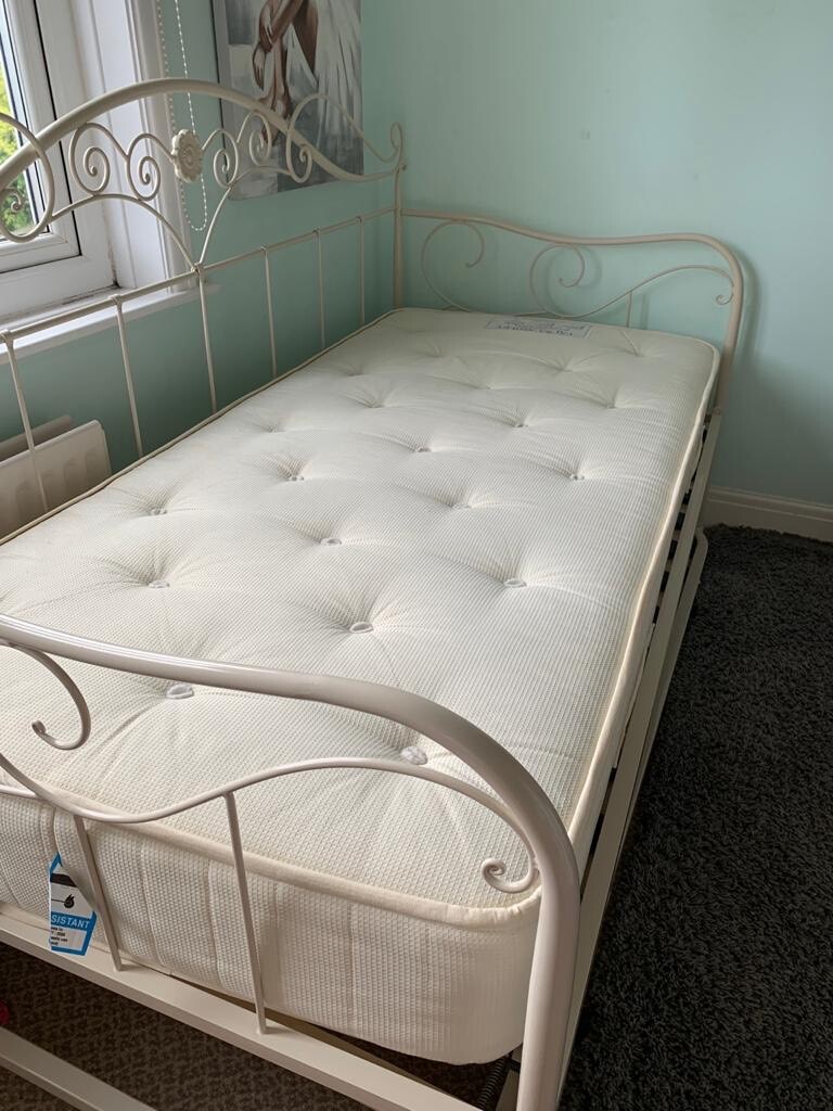 Laura Ashley Alice Day Bed with Trundle in Southampton, Hampshire