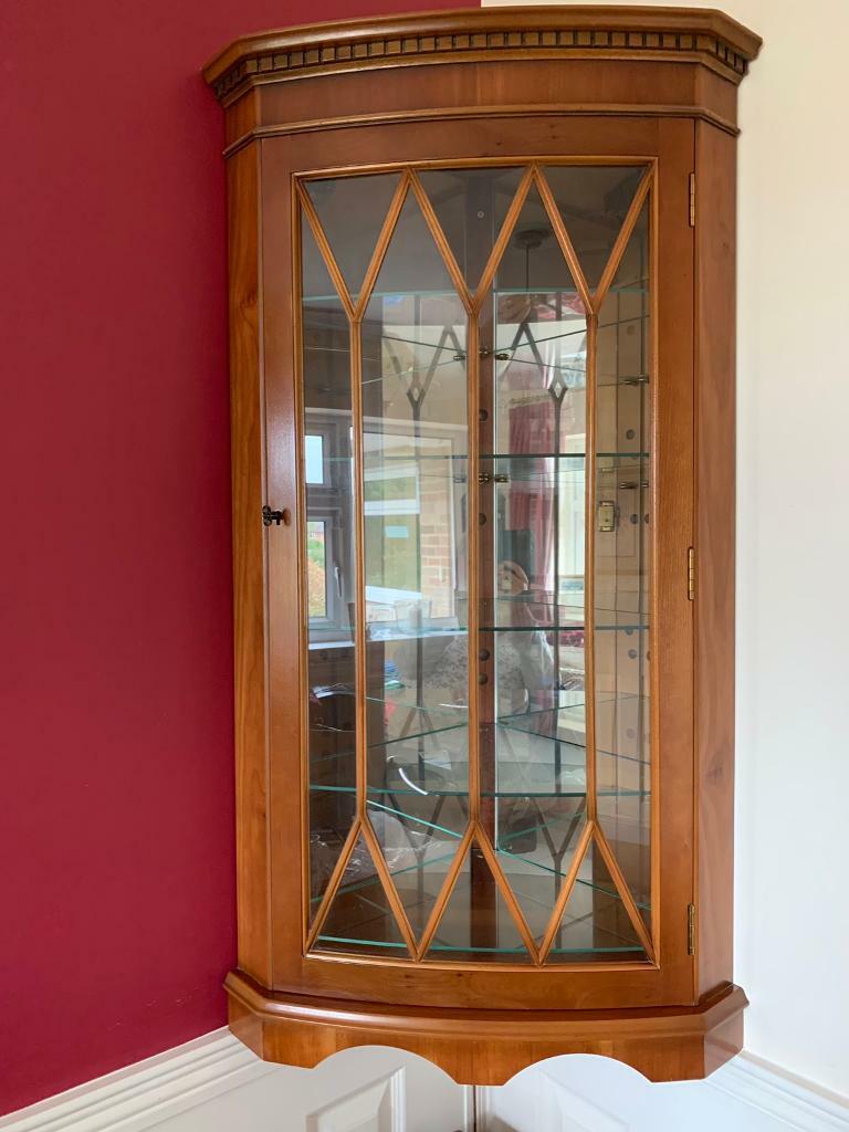 Yew Furniture various items individually priced in Kidlington