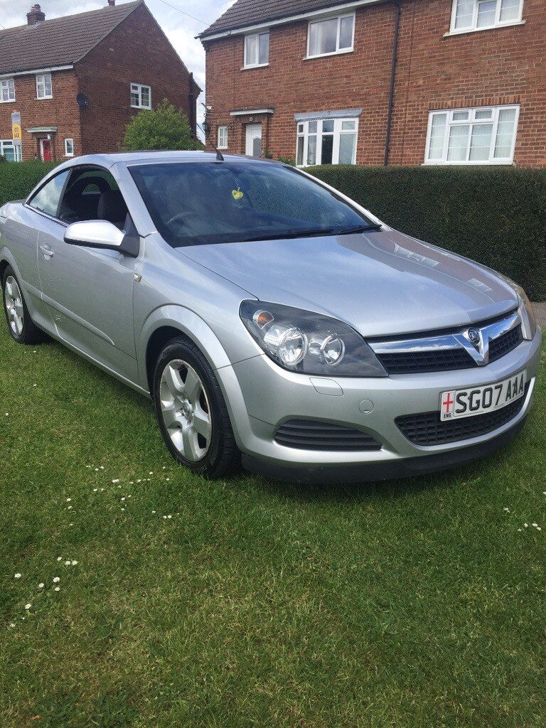 Vauxhall Astra Hardtop Convertible Is This The Ultimate Summer Ride We Investigated - 3xzk4hh