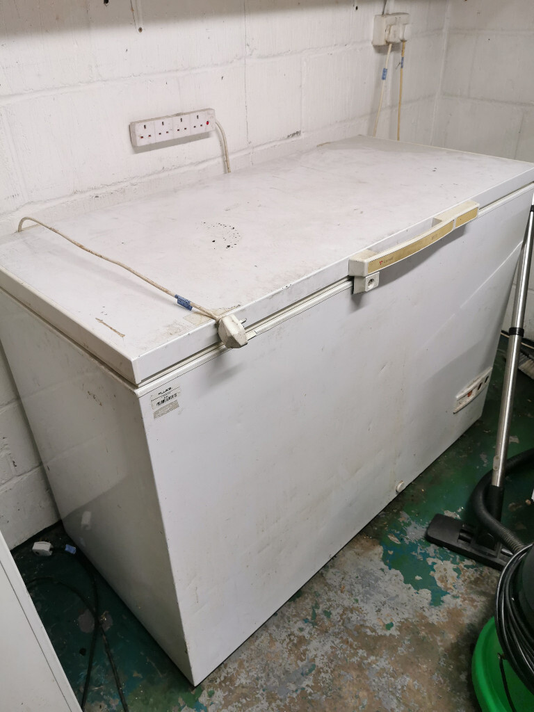 Large chest freezer, free to collect. still working but old. in Great