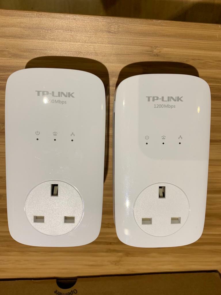 TP Link AV1200 3 port gigabit powerline adapters (pair) in Hutton