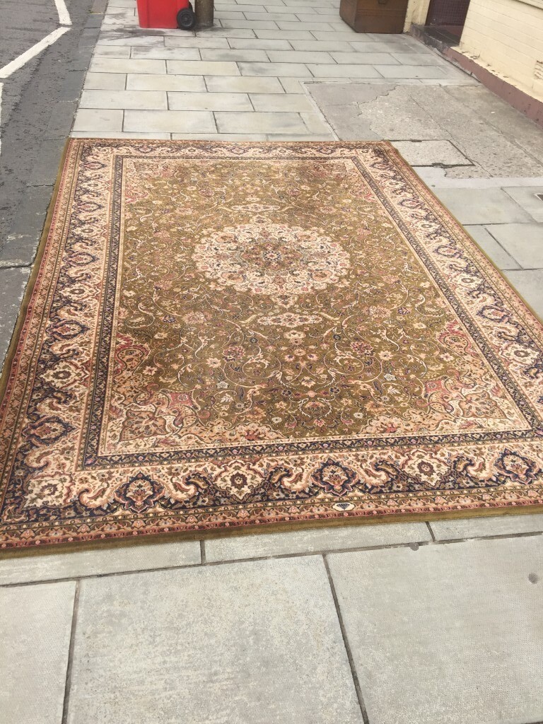 Large Rug size 300 cm x 200 cm free local delivery Feel free to