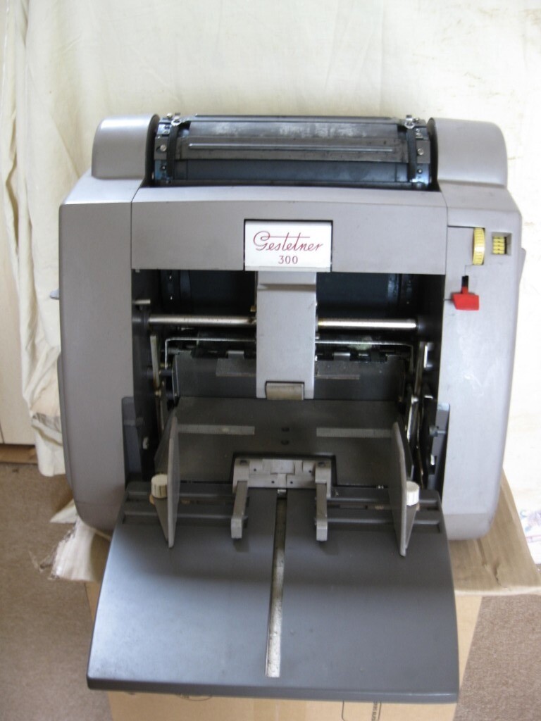 Gestetner 300 duplicator from early 60's, complete with cover, hand