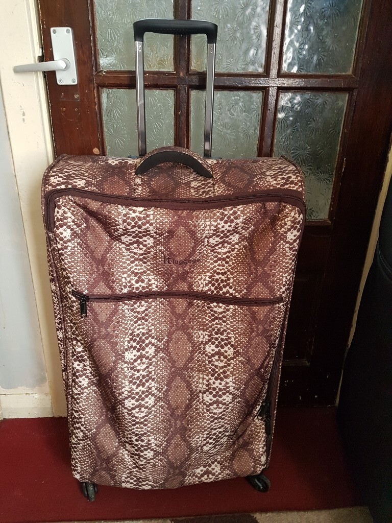 It luggage suitcase leopard print large in Cinderhill