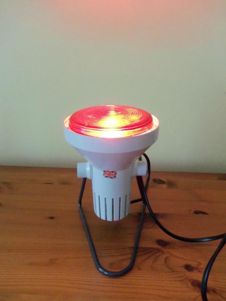 Boots infrared heat lamp with concentrated beam in Allerton