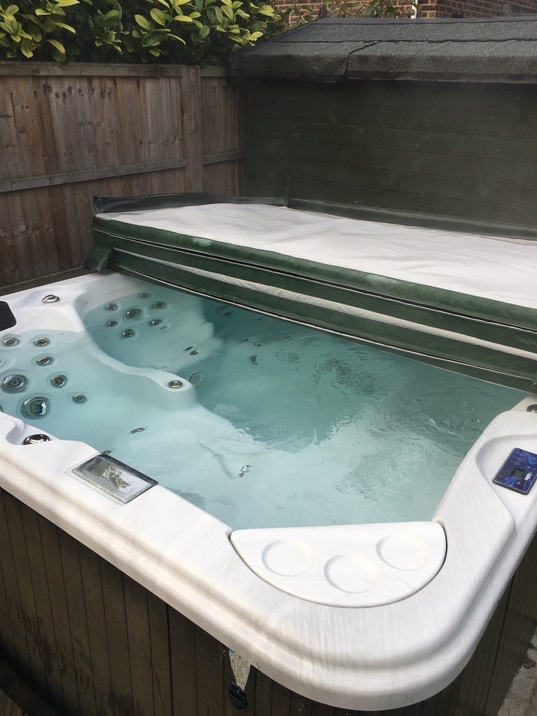 Denver hot tub in Cambridge, Cambridgeshire Gumtree