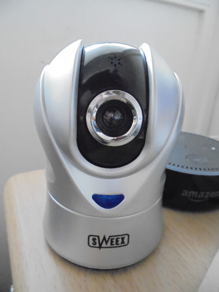 Sweex WC040 motor tracking webcam in Castle Bromwich, West Midlands