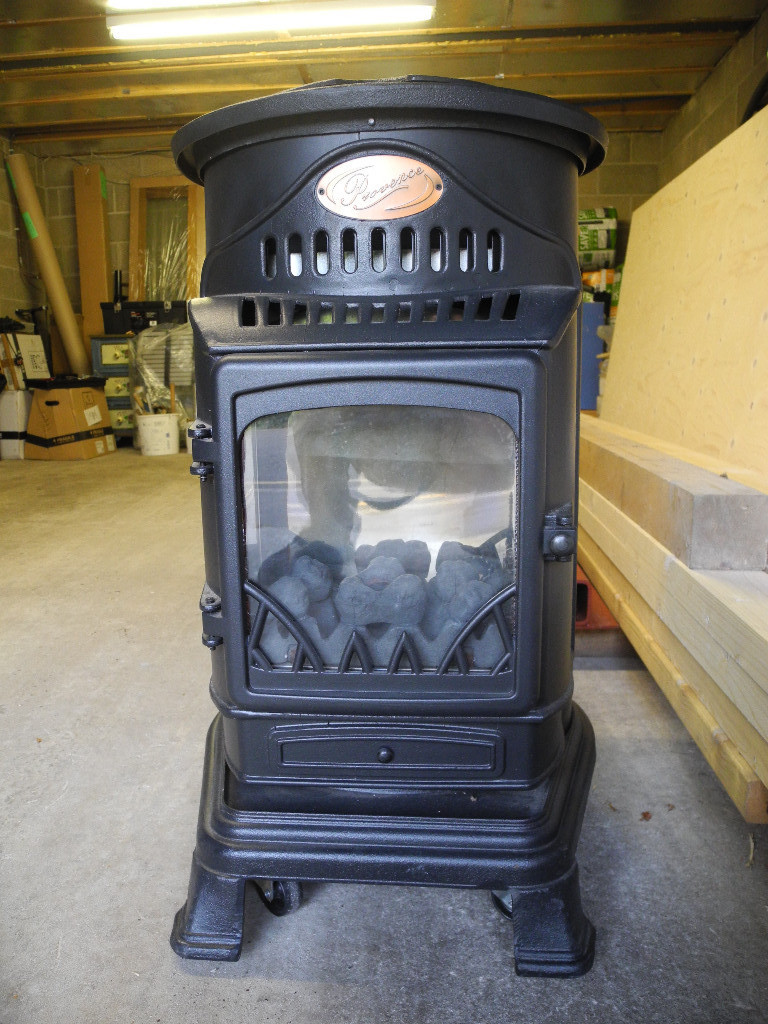 3 KW CAST IRON PROVENCE PORTABLE CALOR GAS HEATER/STOVE WITH GAS BOTTLE