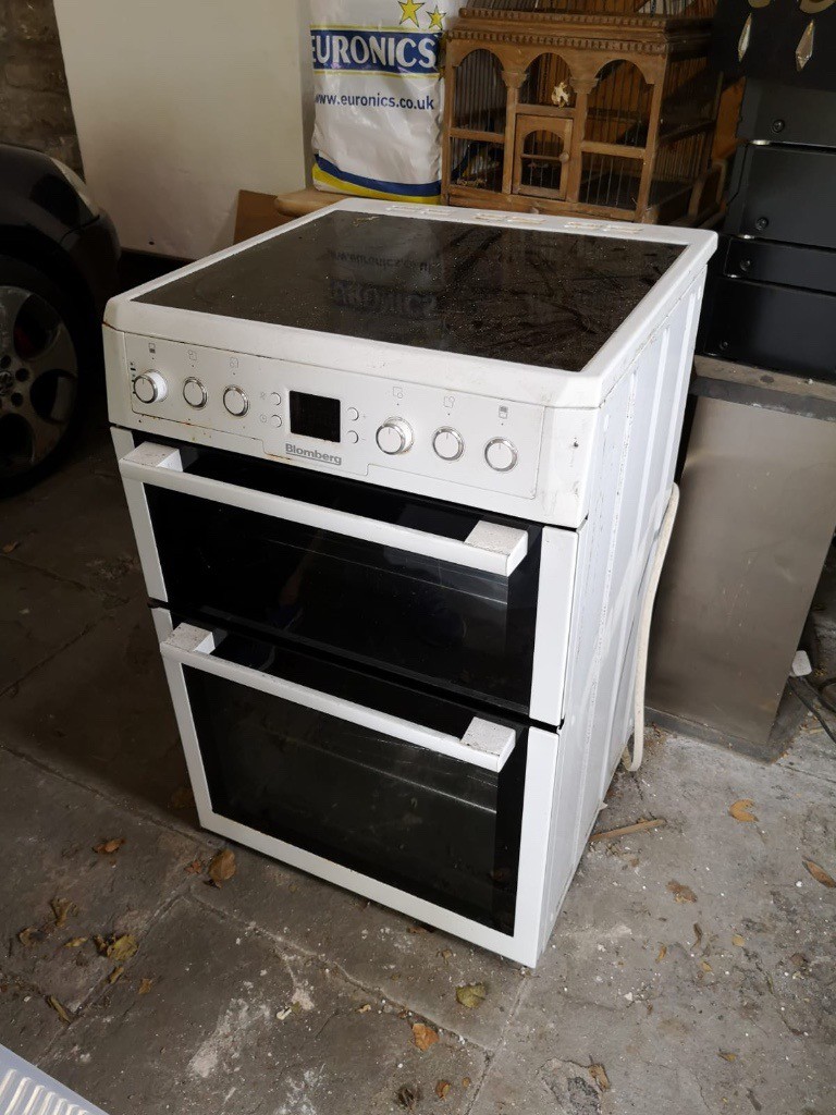 Blomberg Double Oven only used for 11 months in Penarth, Vale of