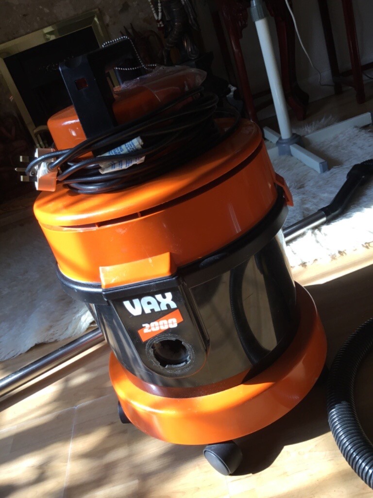 VAX 2000 vacuum cleanser With attachments Reduced price in
