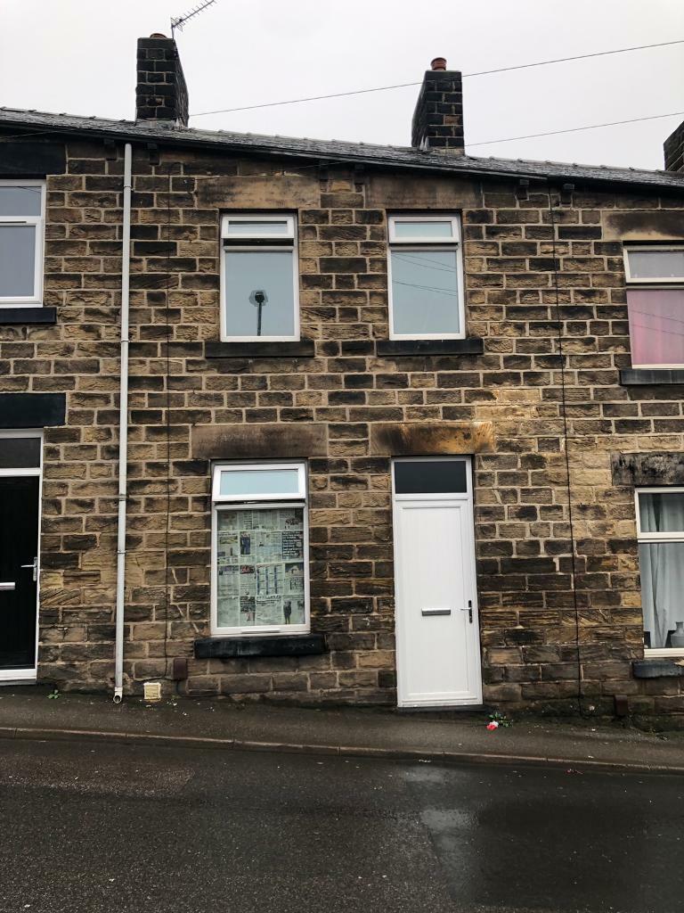 3 BEDROOM TERRACE HOUSE FOR RENT GARAGE AND OFF ROAD PARKING in