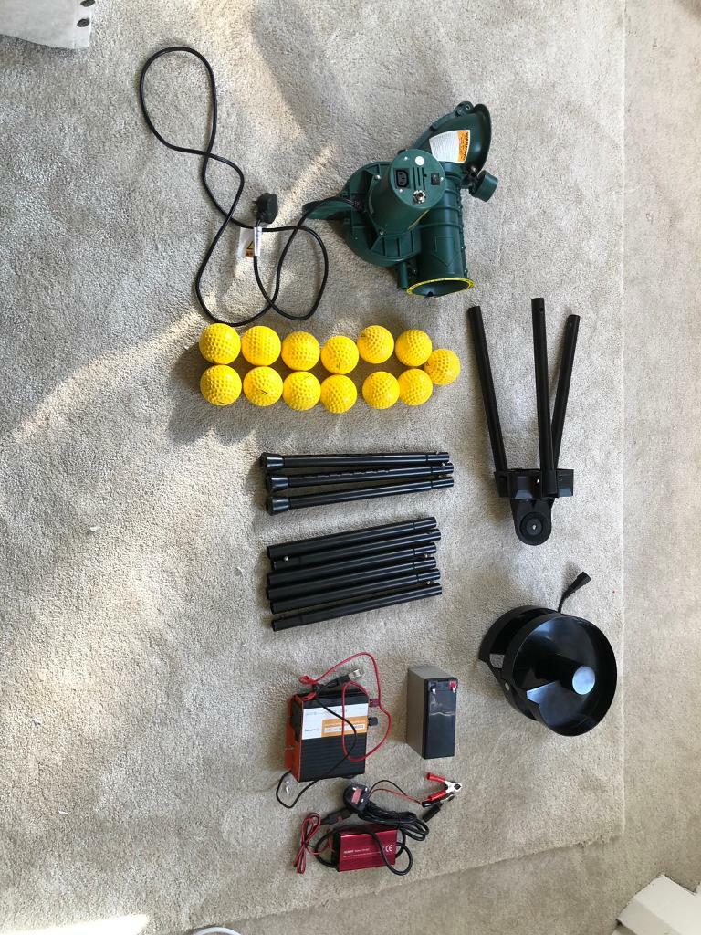 Paceman original Bowling machine with Battery, Voltage converter