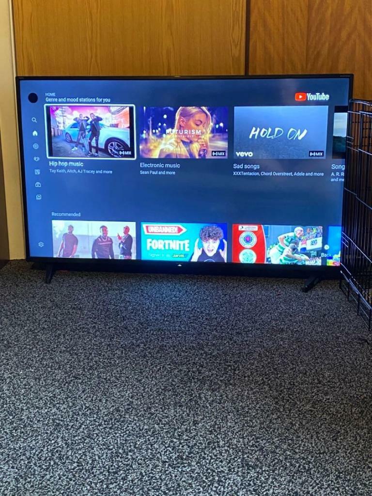 50 inch smart tv works perfect in Aberdeen Gumtree