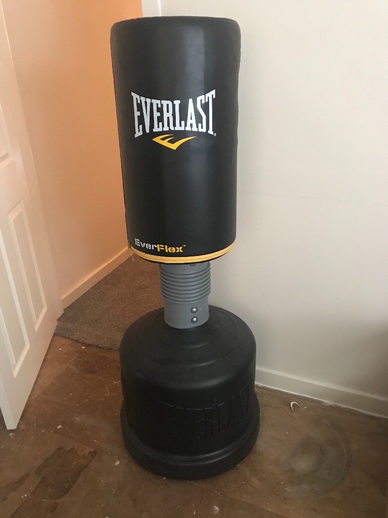Everlast free standing punch bag like new in Anfield, Merseyside