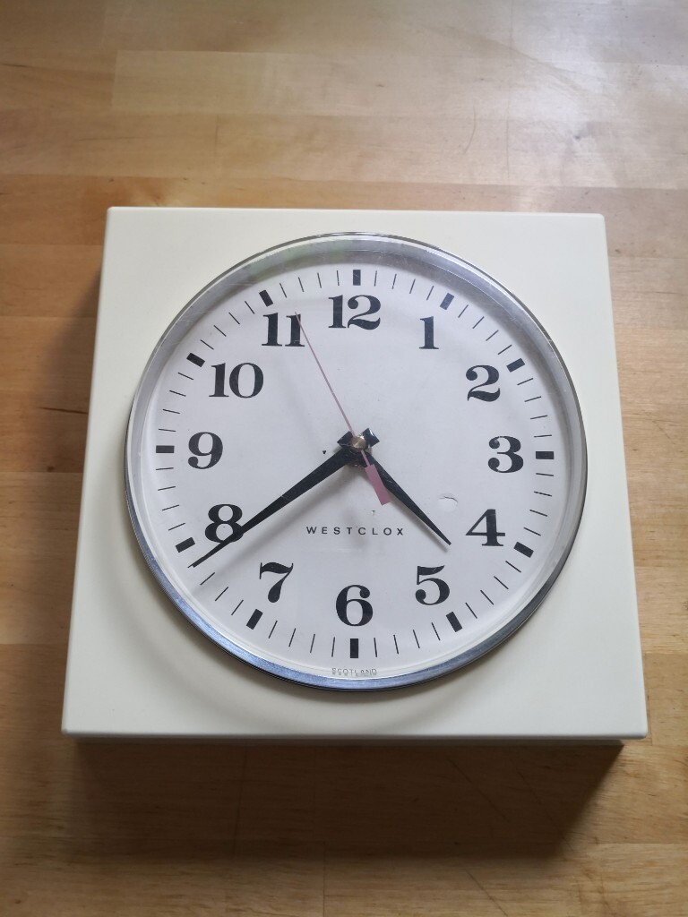 Lovely retro / vintage WestClox wall clock £2 in Gilmerton, Edinburgh