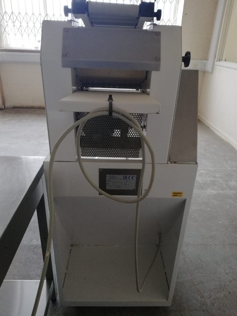 CATERING COMMERCIAL BREAD ROLLER MACHINE BAKERY PATISSERIE CAFETERIA