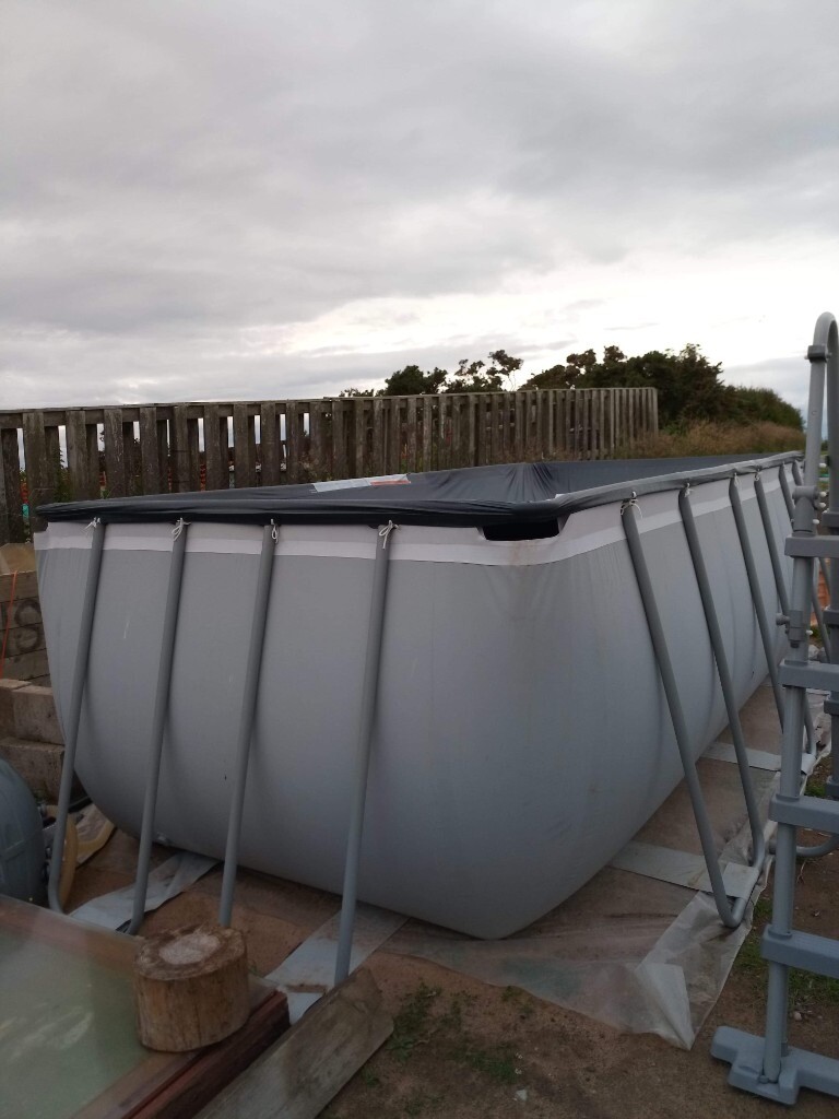 Bestway Swimming Pool 13'5x6'6x4' 412x201x122cm in Elgin, Moray Gumtree