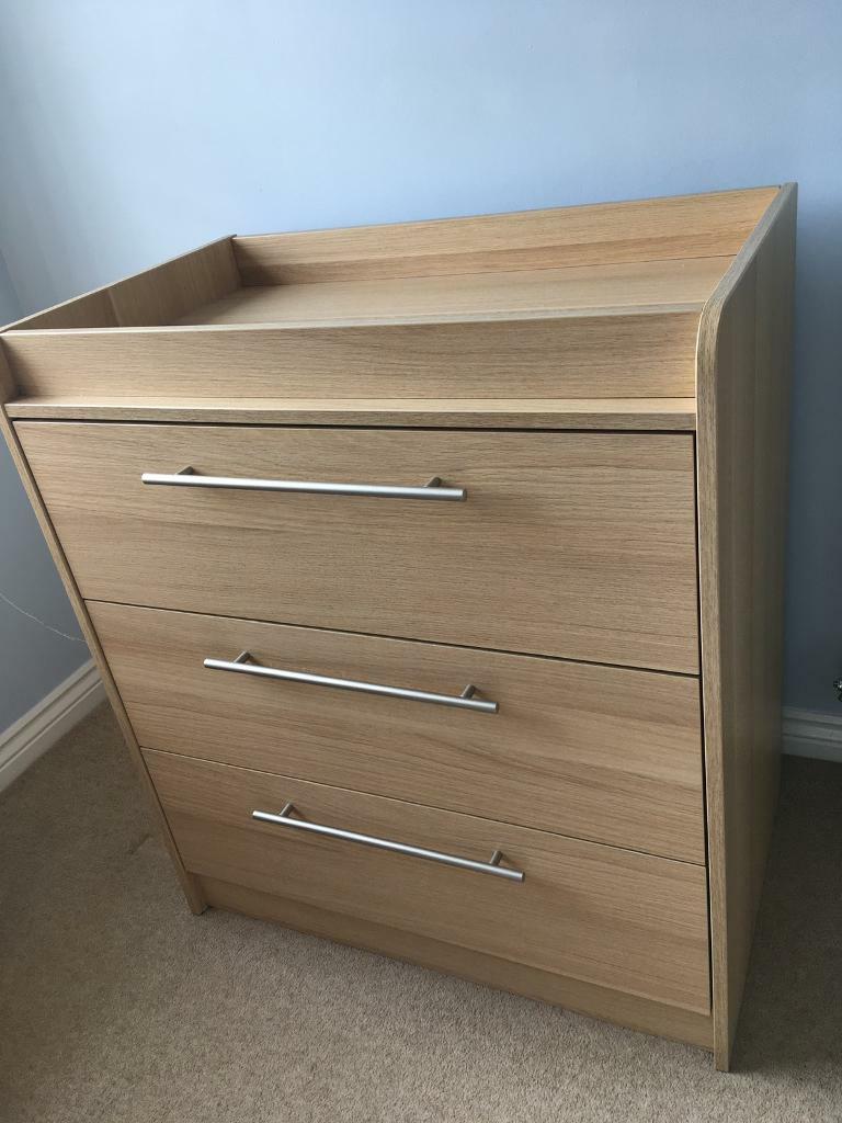 Baby/nursery furniture wardrobe & drawers/changing table in