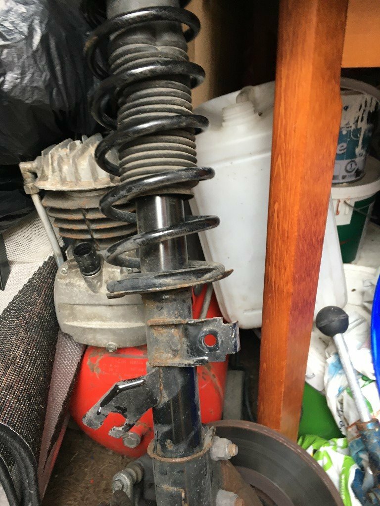 NISSAN MICRA K14 SUSPENSION LEG AND HUB DRIVERSIDE /OSF 899CC in