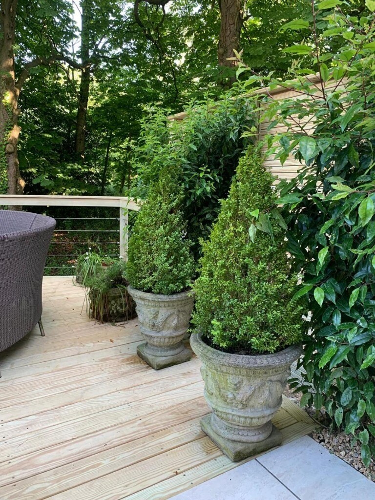 STONE GARDEN LARGE regal GOTHIC URN PLANTER VASE with