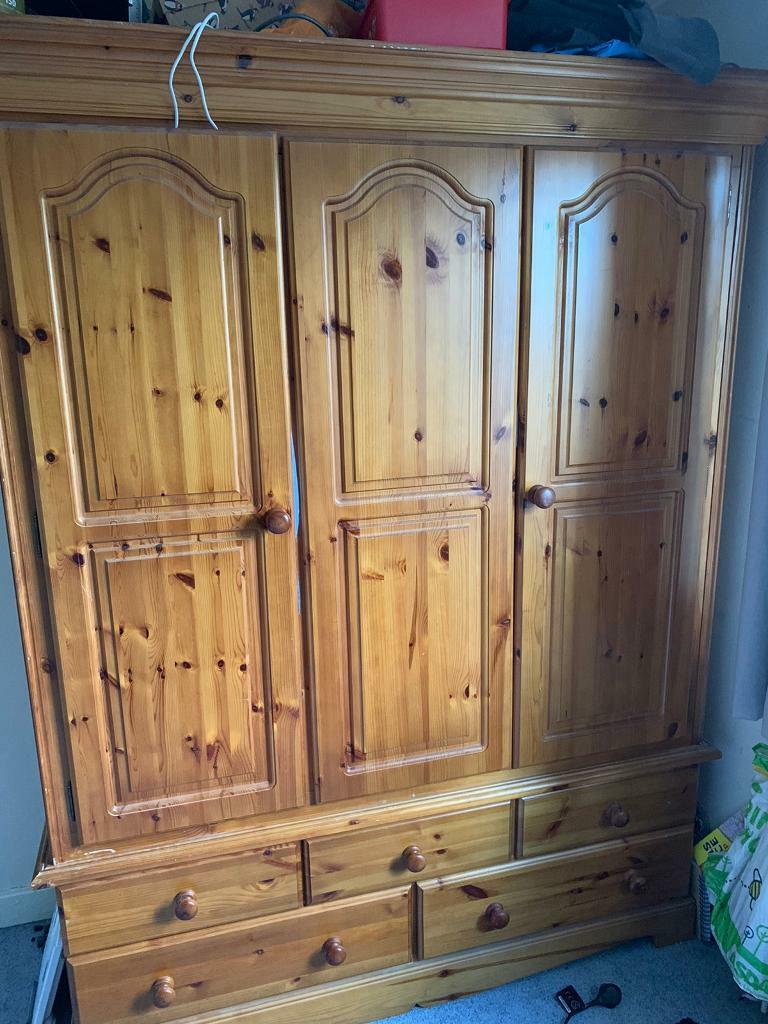 Large double ward robe in Hythe, Kent Gumtree