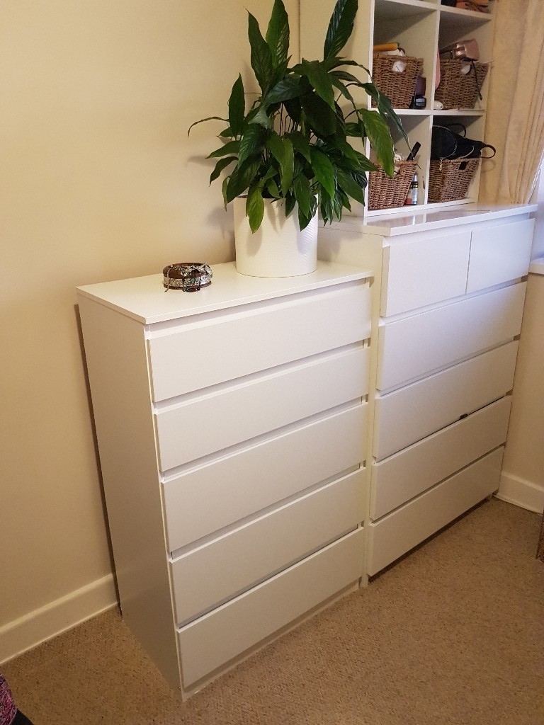 Like new, white ikea chest of 5 drawers excellent condition in
