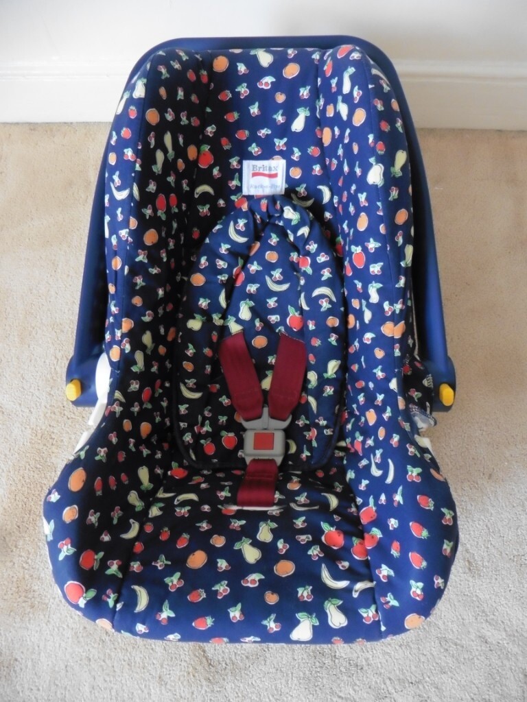 Britax RockaBye Baby car seat and carrier in Sittingbourne, Kent