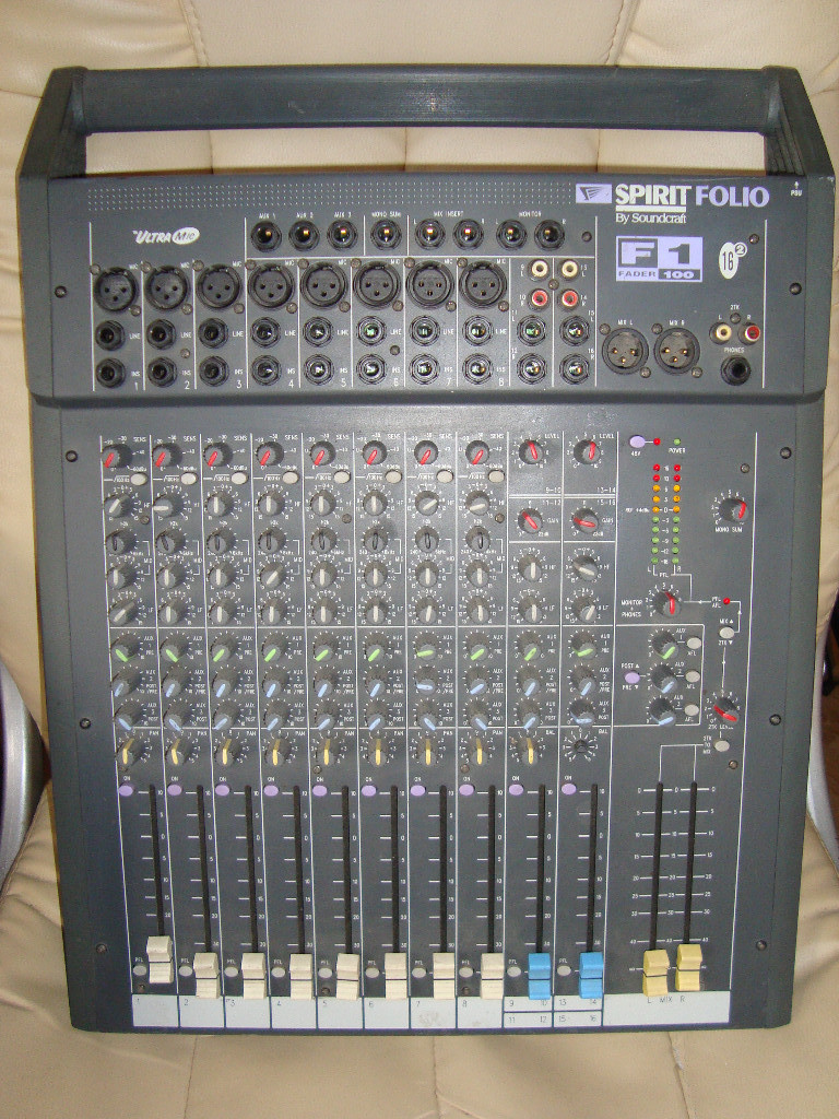 Soundcraft Spirit Folio F1