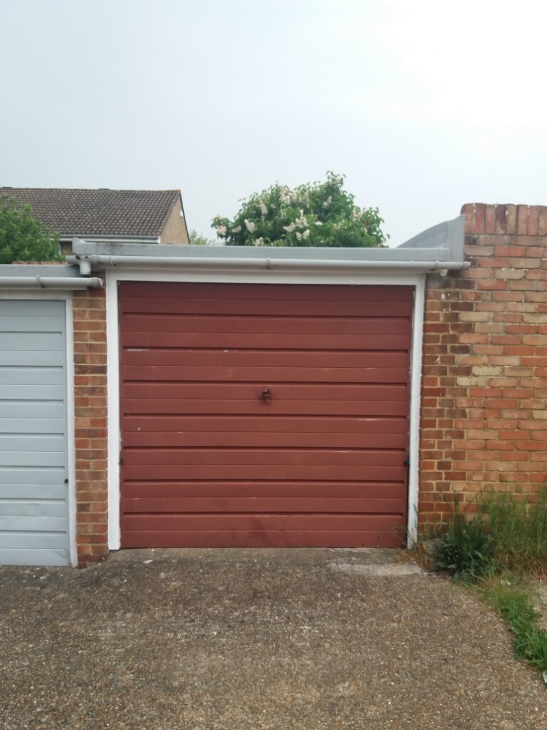 Car Parking/Lockup Garage for rent in Redhill, Surrey Gumtree