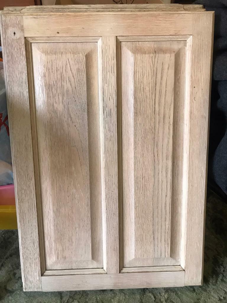 5 Doors. 2 x 400mm and 3 x 500mm Solid Beech Wood Kitchen Cupboard