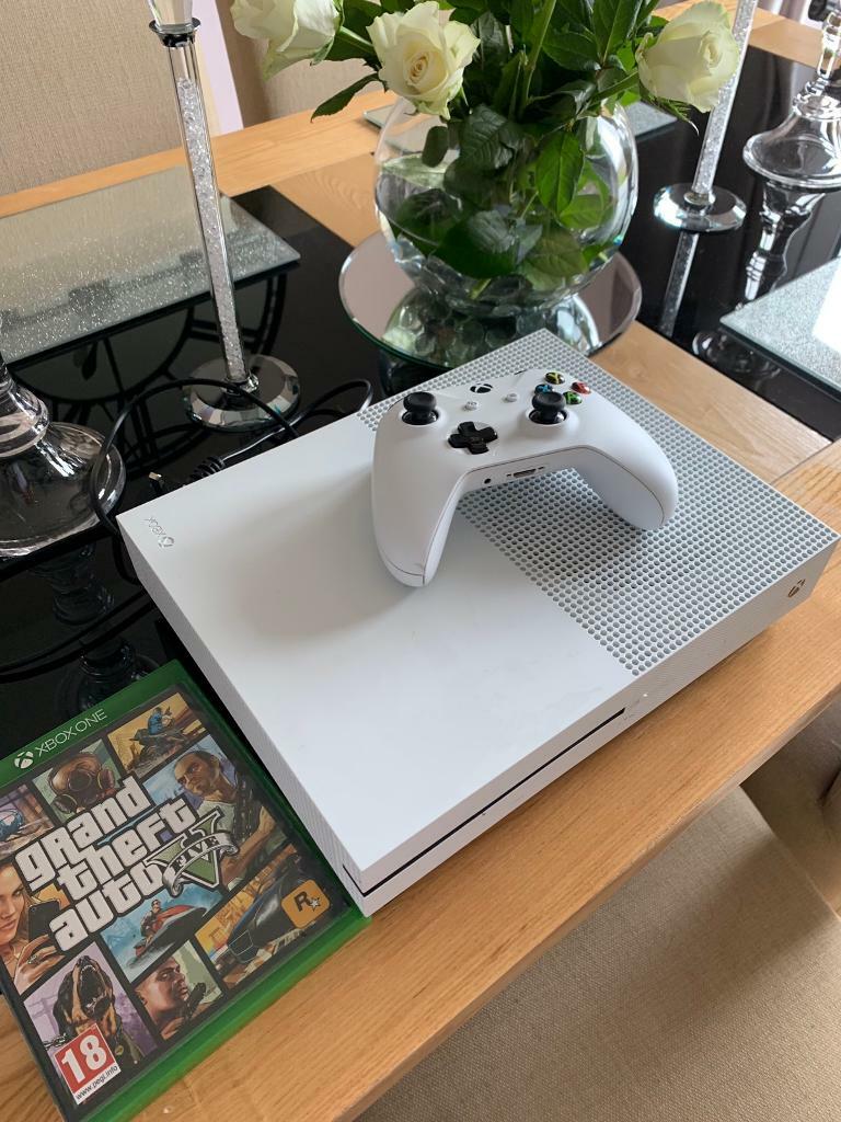 Xbox One S 500gb in Nairn,