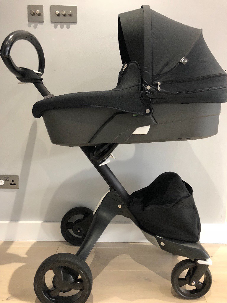 Stokke Xplory pram / pushchair in black (excellent condition) in