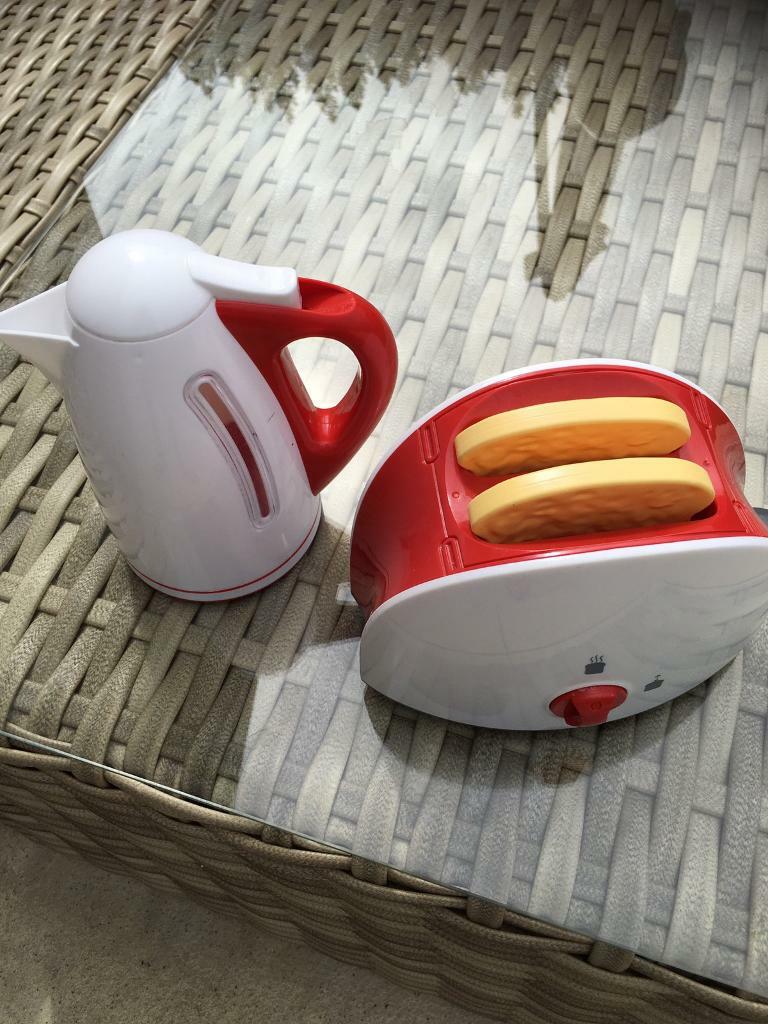 Toy kettle & Toaster in Goffs Oak, Hertfordshire Gumtree