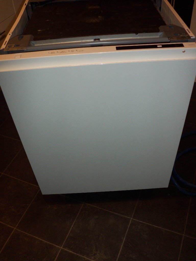 CURRYS ESSENTIALS CID60W12 Fullsize Integrated Dishwasher USED in