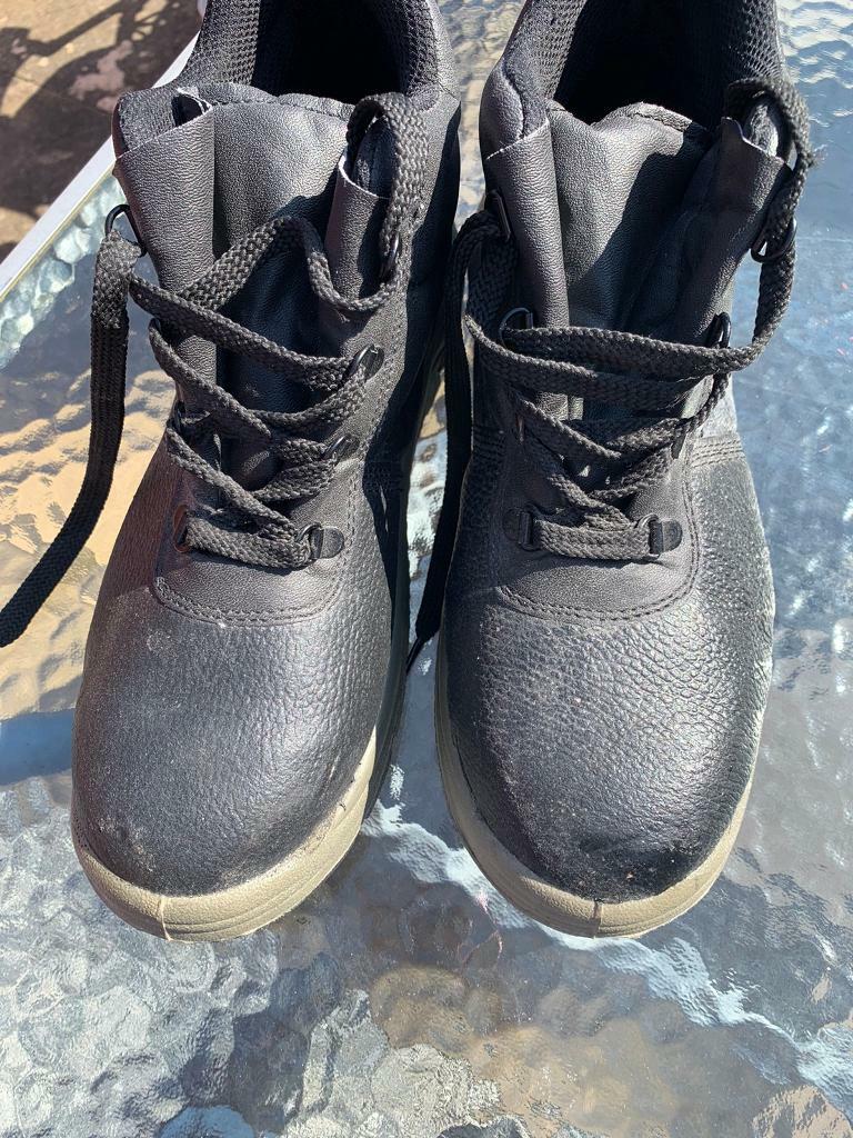 Free to collect. Men’s Arco safety boots. Size 8 in SuttononHull