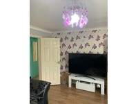 Lovely two 2 bed flat to rent. DSS applicants with guarantor. £1275 pcm. Video Entry. Free Car park