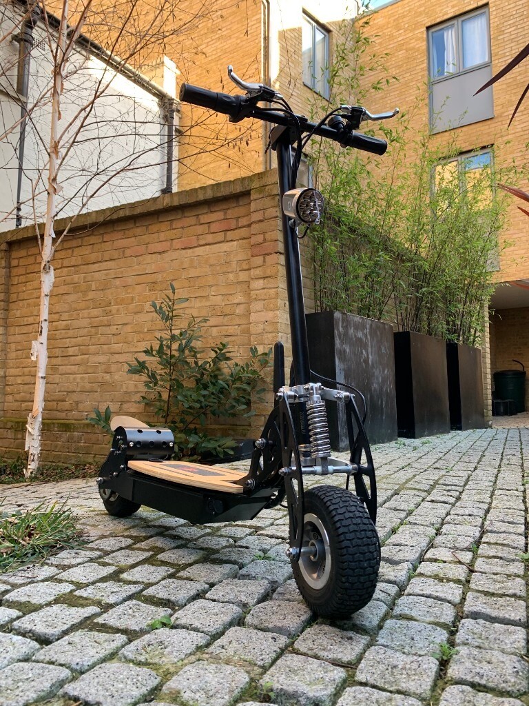 ***Electric Scooter Galaxy Cyclone TwistandGo Escooter*** in London