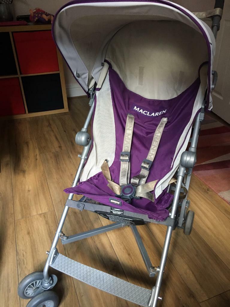 Maclaren Volo lightweight umbrella folding buggy in Mitcham, London