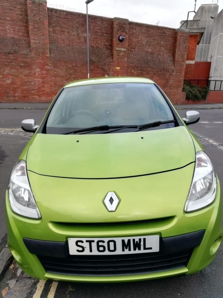 2010 Renault Clio IMusic,5 dr. Low mileage, new MOT, excellent