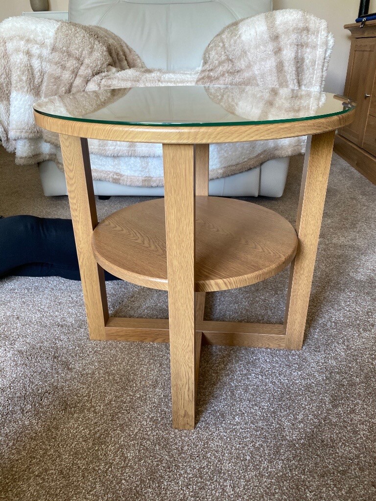 Round oak side table £35 ono in Hull, East Yorkshire Gumtree